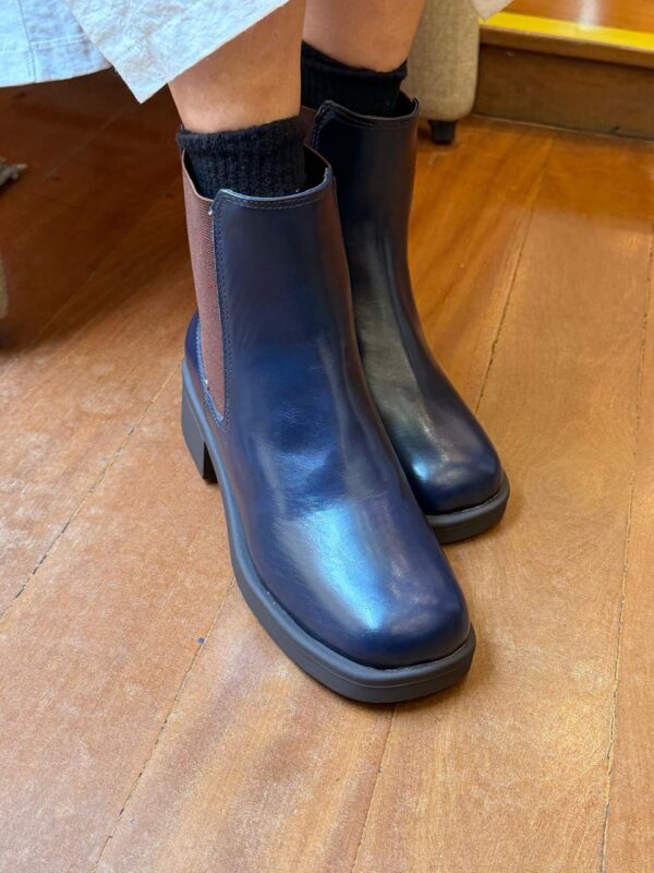Bota Tina